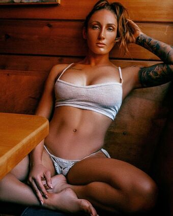 Ash Cheeks Nakenläckor OnlyFans Foto 4