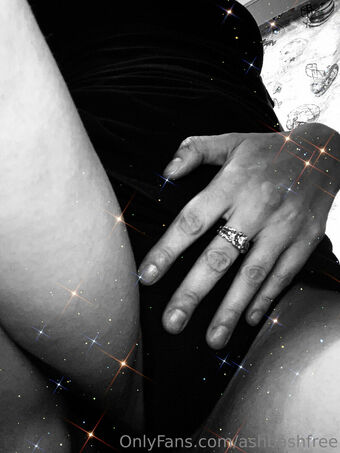 ashbashfree Nakenläckor OnlyFans Foto 13