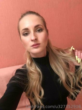 ashley_blonde