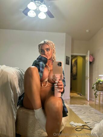 ashleywolfx