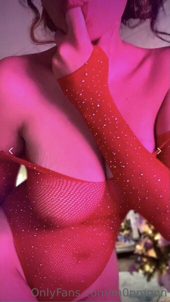 Astarrycherry Nakenläckor OnlyFans Foto 3
