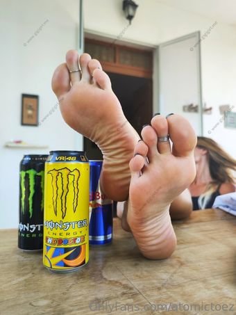 atomictoez Nakenläckor OnlyFans Foto 12