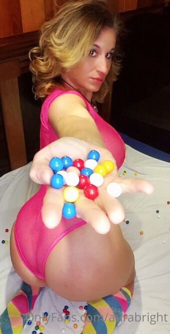 aurabright Nakenläckor OnlyFans Foto 21