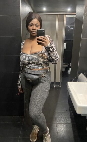 Aurelie tshamala /ska510