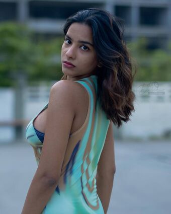 Aurora Sinclair Nakenläckor OnlyFans Foto 49
