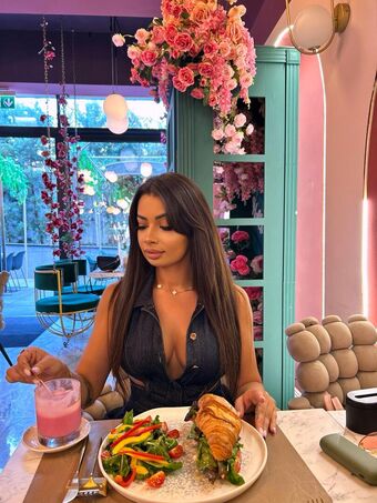 AuroraHall Nakenläckor OnlyFans Foto 17
