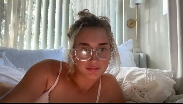 avaamonroe Nakenläckor OnlyFans Foto 3