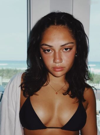 Avani Nakenläckor OnlyFans Foto 4