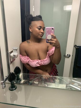 averyjane Nakenläckor OnlyFans Foto 17
