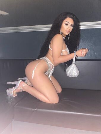 Ayleenbella Nakenläckor OnlyFans Foto 10