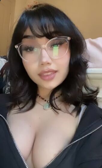 b33tlebum Nakenläckor OnlyFans Foto 4