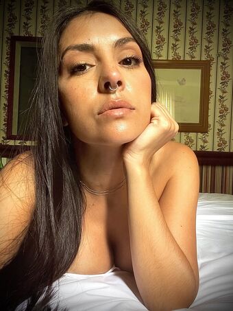 Babi Lins Nakenläckor OnlyFans Foto 5
