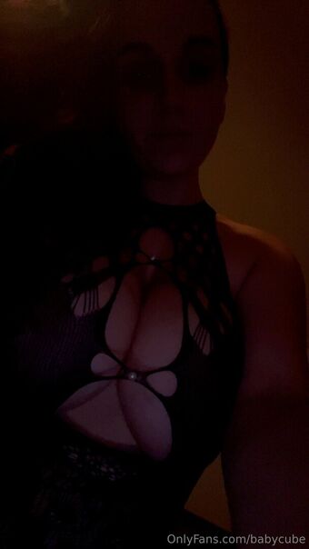 babycube Nakenläckor OnlyFans Foto 13