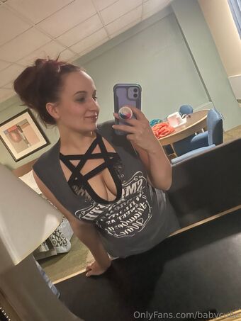 babycube Nakenläckor OnlyFans Foto 15