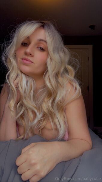 babycube Nakenläckor OnlyFans Foto 20