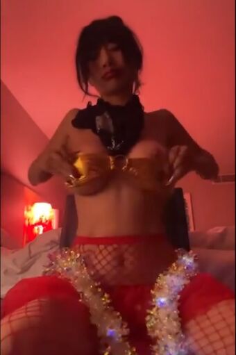 Bai Ling