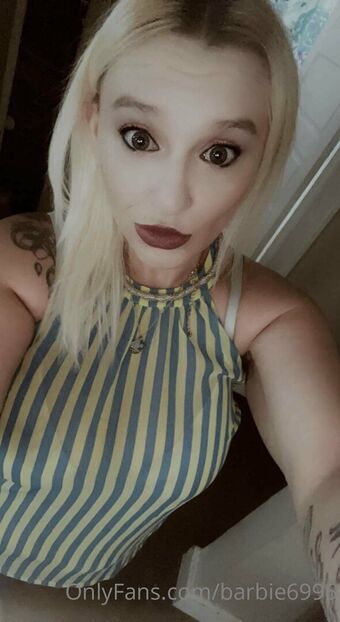 barbie6996 Nakenläckor OnlyFans Foto 9
