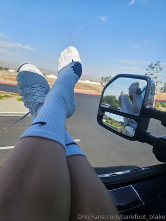 barefoot_blake