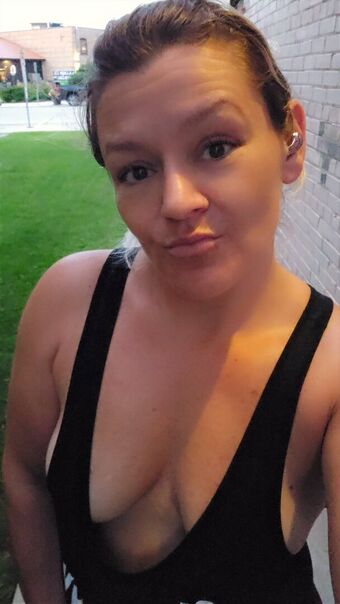 Basedmama Nakenläckor OnlyFans Foto 13