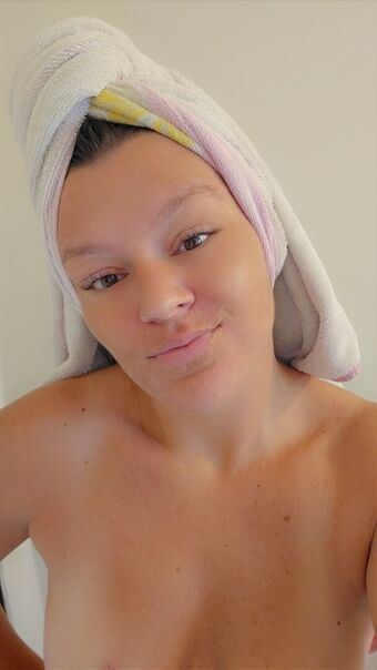 Basedmama Nakenläckor OnlyFans Foto 20