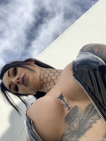 Bee Phillips Nakenläckor OnlyFans Foto 11