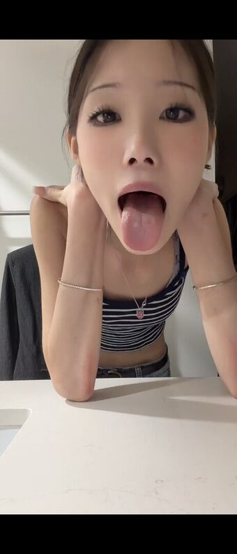 Beesobased Nakenläckor OnlyFans Foto 9