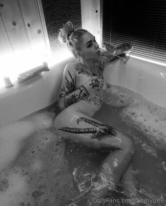 bejbybee Nakenläckor OnlyFans Foto 12