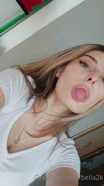 bella2k Nakenläckor OnlyFans Foto 14