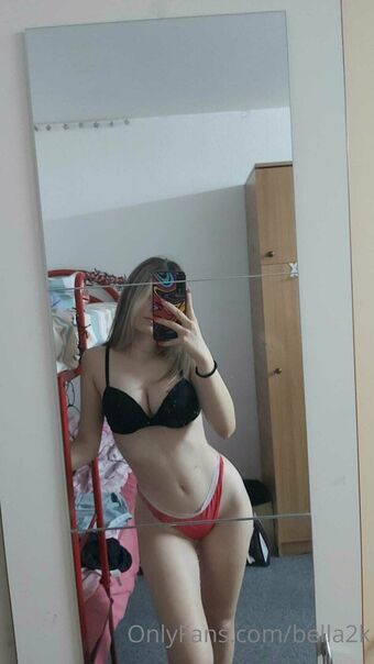 bella2k Nakenläckor OnlyFans Foto 15
