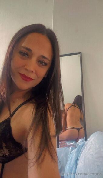 berraka Nakenläckor OnlyFans Foto 16