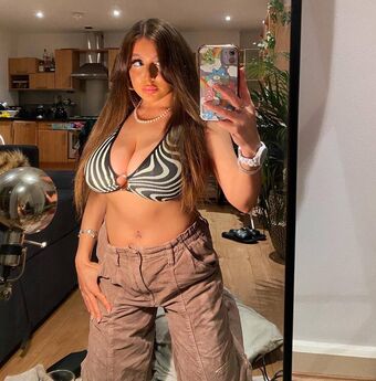 Beth G Nakenläckor OnlyFans Foto 36
