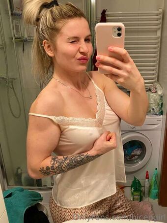 bicepgirl Nakenläckor OnlyFans Foto 36