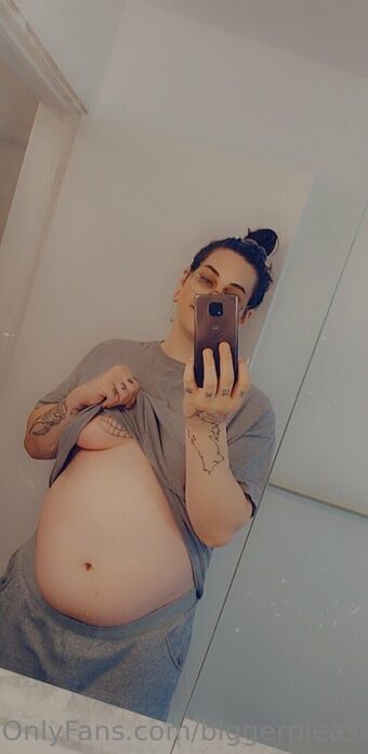 biggerplease Nakenläckor OnlyFans Foto 20