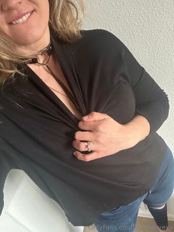 blackskyexx Nakenläckor OnlyFans Foto 28