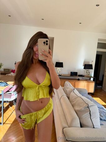 blondivaa Nakenläckor OnlyFans Foto 10