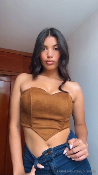 blueella Nakenläckor OnlyFans Foto 33