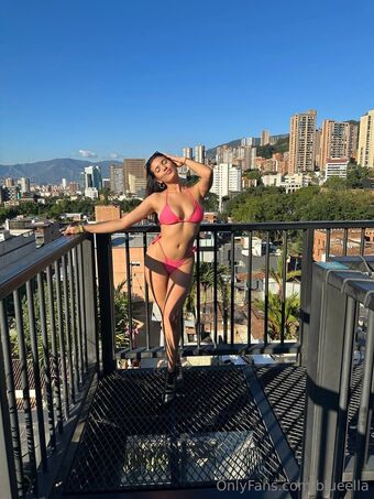 blueella Nakenläckor OnlyFans Foto 40