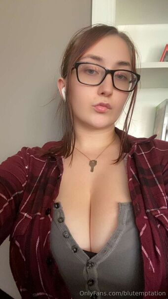 blutemptation Nakenläckor OnlyFans Foto 1
