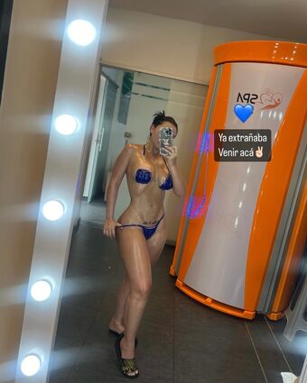 Bombshell Mel Nakenläckor OnlyFans Foto 1