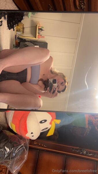 breefofree Nakenläckor OnlyFans Foto 31