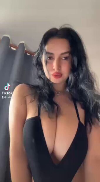 Brihattt Nakenläckor OnlyFans Foto 9