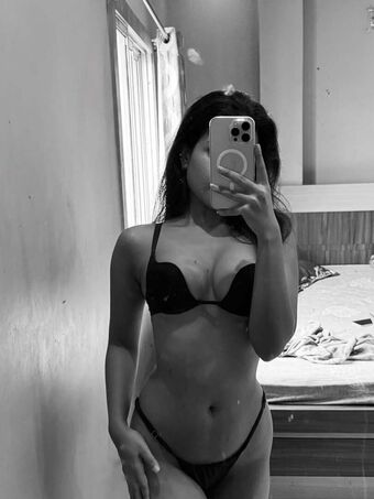 Brishti Samaddar Nakenläckor OnlyFans Foto 13