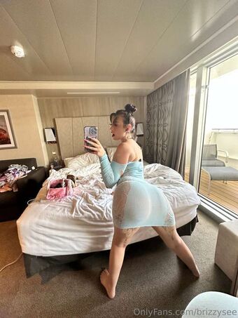 brizzy Nakenläckor OnlyFans Foto 8