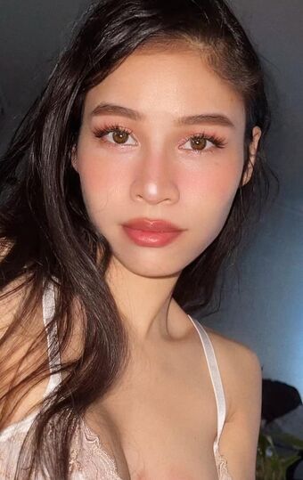 BrokenRin Nakenläckor OnlyFans Foto 2