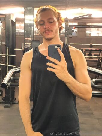 bruceredhead Nakenläckor OnlyFans Foto 16