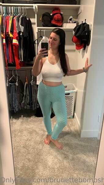 brunettebombshell13 Nakenläckor OnlyFans Foto 27