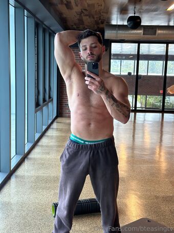 bteasingtv Nakenläckor OnlyFans Foto 3