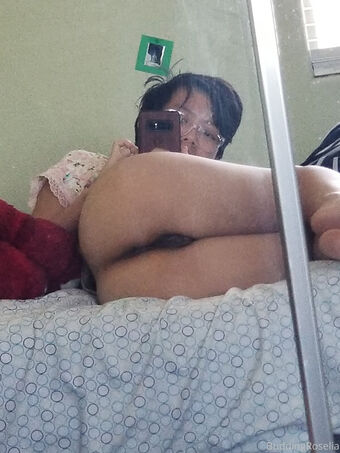 buddingroselia Nakenläckor OnlyFans Foto 18