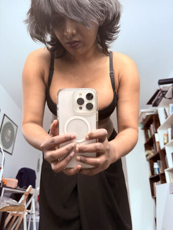 Bulbul Nakenläckor OnlyFans Foto 7