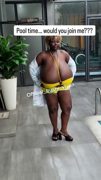 Busty Vivian Nakenläckor OnlyFans Foto 51